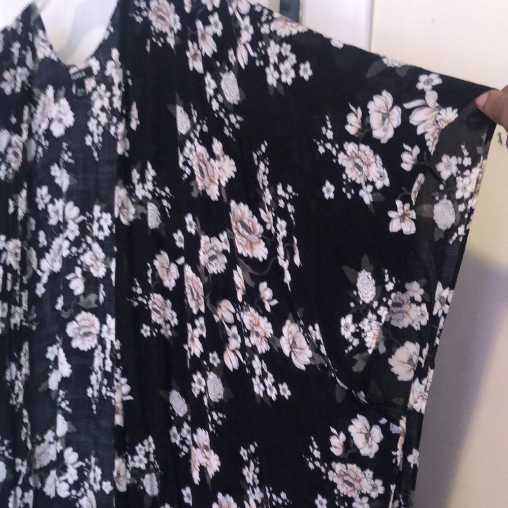 Torrid - Picture 3 of 6